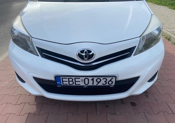 Toyota Yaris cena 23900 przebieg: 142049, rok produkcji 2013 z Katowice małe 529